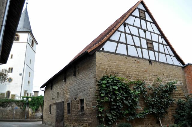 Alte Scheune oder eine alte Kelter? Leider konnte ich das nicht raus finden. | Foto: Daniela Somers