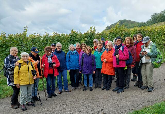 Am Weinhang des Wunnensteins strahlen die Wanderer über die gemeisterten Anstiege. | Foto: Foto privat