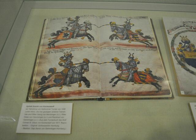 Das Turnierbuch von Wolf Conrad aus dem Jahr 1817 zeigt ein Turnier in Heilbronn im Jahr 1408. Natürlich eine Reproduktion. | Foto: Daniela Somers