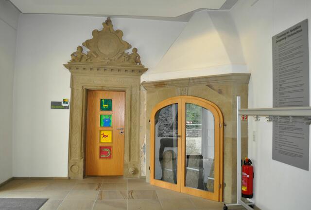 Im tiefer gelegenen Stockwerk sieht es so aus.. Eigentlich ganz modern. Aber zum Glück sind einige schöne Hingucker wieder mit einbezogen worden. | Foto: Daniela Somers