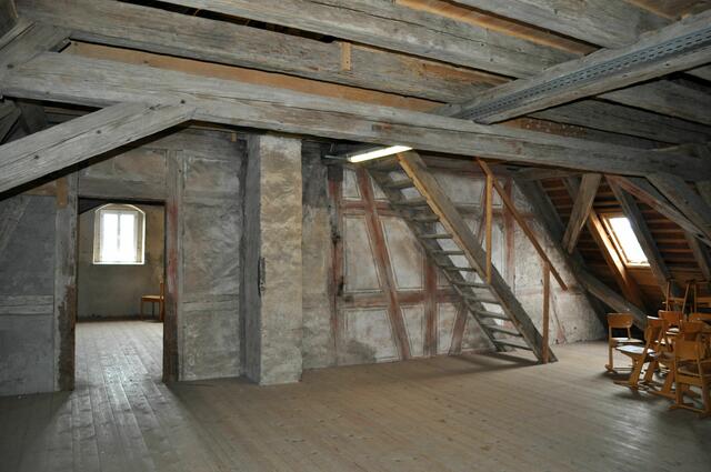 Von hier geht es sogar noch weiter hoch. Bis direkt unters Dach. Aber nicht für uns. Wir schauen uns nur hier um. | Foto: Daniela Somers