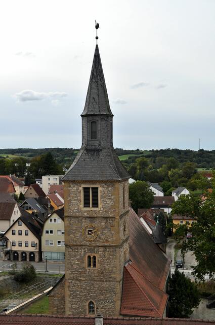 Blick auf den Kirchturm vom Dachgeschoss des Schlosses. | Foto: Daniela Somers