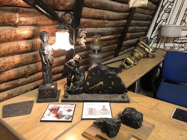 Im Trainingsbergwerk Recklinghausen. Bevor es zu Fuß auf Entdeckungstour ging hörten wir einen Vortrag und eine Belehrung über "Sicherheitsvorschriften". | Foto: Heiderose