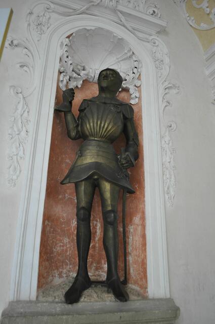 Bronzestatue des Konrad von Weinsberg. In den späten 30er oder frühen 40er Jahre des 15. Jh. angefertigt. | Foto: Daniela Somers