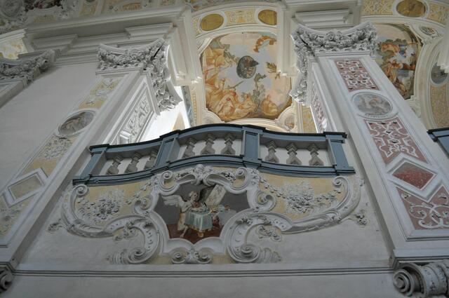 Die Empore wirkt wie als wären es einzelne Logen. | Foto: Daniela Somers