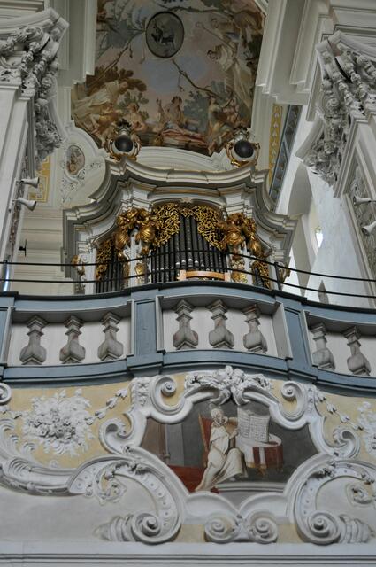 Die Chororgel wurde erst 1990/1991 erbaut. Allerdings mit vorhandenem Pfeifenmaterial.Die Gehäusefront unddie Prospektpfeifen stammen von einem Instrument aus dem Jahre 1723. Es stand bis 1810 in der Schlosskirche von Ludwigsburg. | Foto: Daniela Somers