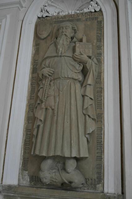 Klosterstifter Wolfram von Bebenburg. Er löste nach seiner Teilnahme an einem Kreuzzug sein Gelübte ein und stiftete 1153 ein Kloster. Zwischen 1157 bis 1163 zog das Kloster um ins "Schöne Tal". Seine Frau stammte aus der Familie der von Berlichingen und brachte das Land im "Schönen Tal" mit in die Ehe. 1163 verstarb Wolfram von Bebenburg und wurde im Kloster begraben. | Foto: Daniela Somers