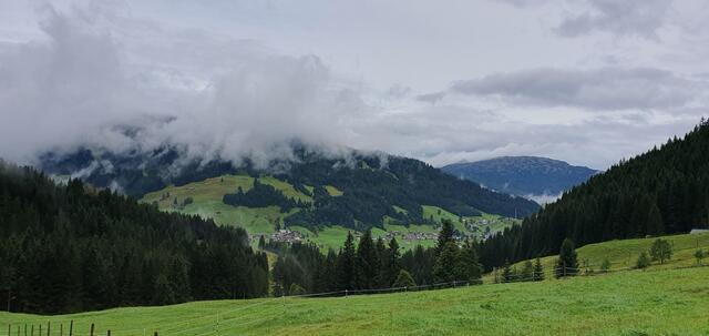 Tag 2: Ausblick auf dem Weg nach oben zur Kuhgehrenalpe | Foto: privat Sibylle Tröber