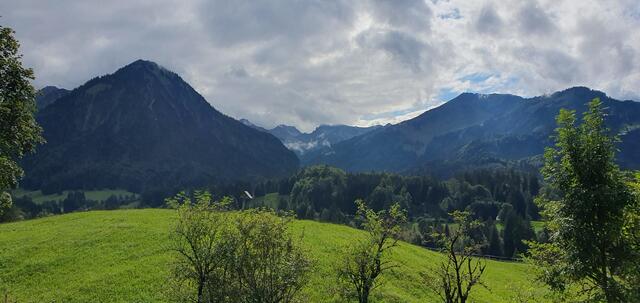 Tag 3: auf dem nach Oberstdorf immer wieder schöne Aussicht genießen | Foto: privat Sibylle Tröber