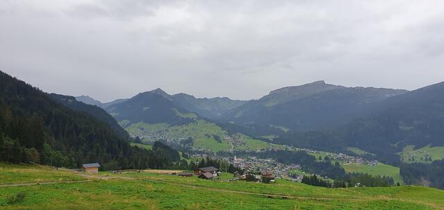Tag 1: Blick ins Kleinwalsertal und auf den Hohen Ifen | Foto: privat Sibylle Tröber