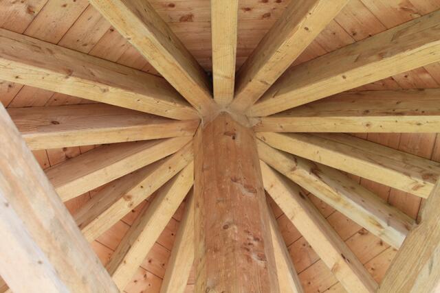 im Unterstand | Foto: Ralf Röser