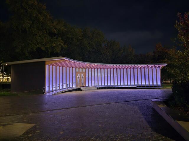 Der KI Pavillion bei Nacht. | Foto: Heidrun Rosenberger
