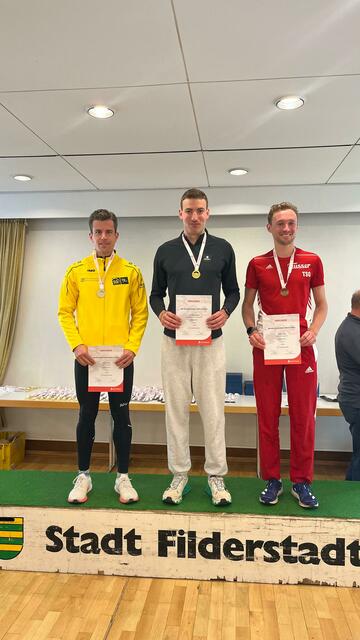 Rechts: Dustin Uhlig  | Foto: Mohamad Sadegh Sadeghi 