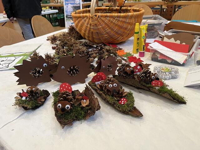 Kinder konnten am BUND-Basteltisch mit Naturmaterialien niedliche Objekte werkeln | Foto: Andrea Hohlweck BUND RV Heilbronn-Franken