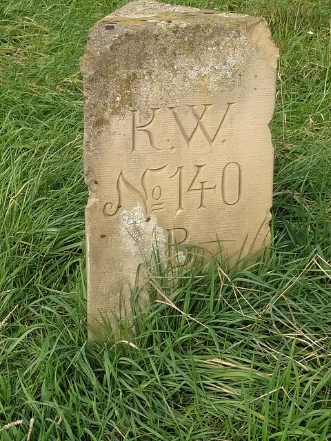 Der Grenzstein markiert das Dreiländereck.  | Foto: sigischlottke