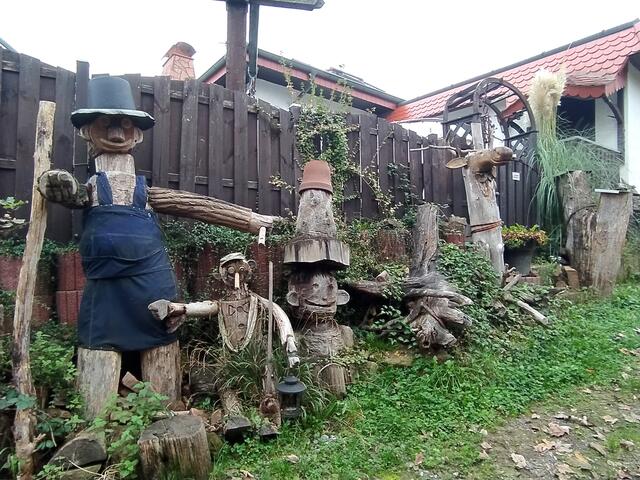 Hier gibt's einiges zu sehen - coole Typen und ungewöhnliche Tiere.  | Foto: sigischlottke