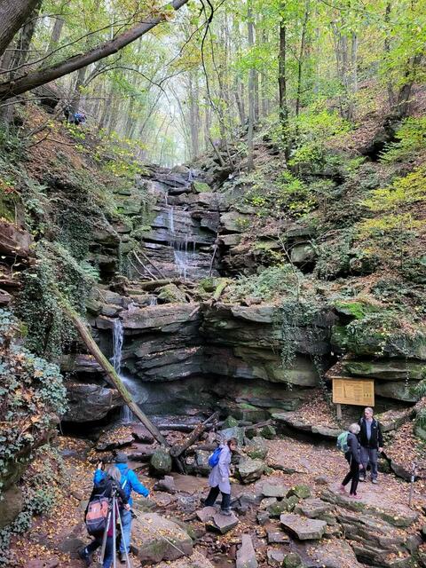 Erst muss man da hinunter und auf der anderen Seite wieder hinauf.  | Foto: sigischlottke