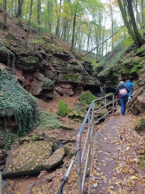 Die Wege bzw. Pfade in der Schlucht sind gut gesichert.  | Foto: sigischlottke