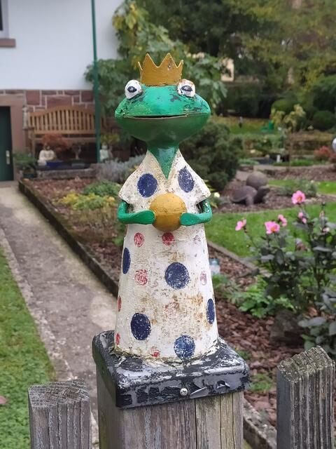 In Neckargerach erwartet uns schon der Froschkönig. 😄. 
Hier endet unsere tolle Tour, aber vor der Heimfahrt wird noch lecker eingekehrt 😋 | Foto: sigischlottke