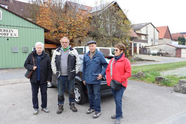 2. von links Seniorchef Konrad Retzbach von Retzbach-Bau | Foto: Marga Specht
