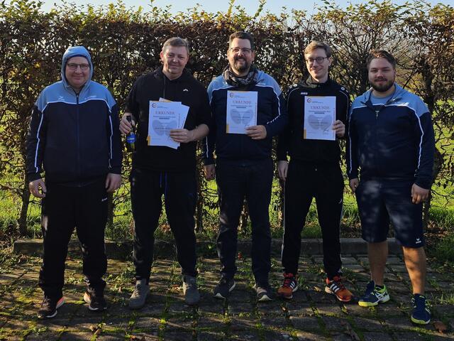 Auf dem Bild von links: Peter Schlegel, Tobias Lohmüller, Götz Zuschlag, Philipp Herda und Robin Olajos | Foto: E. Rosendorf