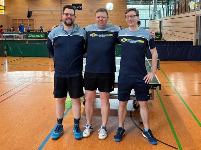 Strahlende Gesichter: Götz Zuschlag, Tobias Lohmüller, Philipp Herda | Foto: E. Rosendorf