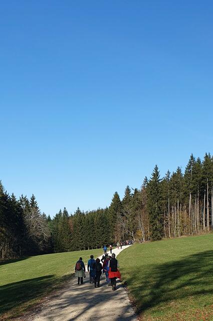 unterwegs auf den für die Alb typischen weißen Wegen. | Foto: privat Sibylle Tröber