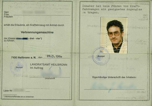 Von 1980 ist der Führerschein - und somit auch das Foto - von Lokalredakteur Kilian Krauth. Was damals in war, ist deutlich zu erkennen. | Foto: privat