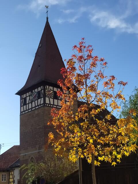 Der schöne Kirchturm in Haberschlacht.  | Foto: sigischlottke