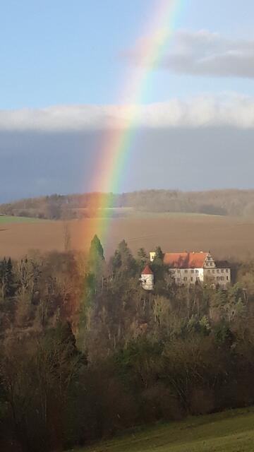 Schloß Laibach mit Regenbogen | Foto: Gerhard Wolf