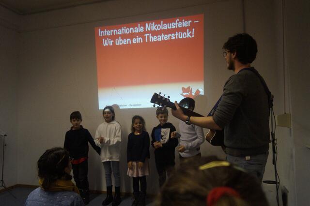 Was haben wir in diesem Jahr erlebt und gelernt? - Präsentation des Rotfuchs-Jahrs | Foto: MLPD