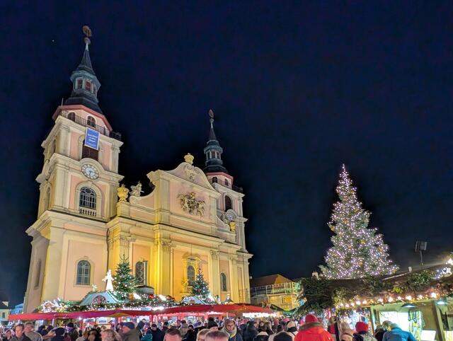 Christbaum mit Stadtkirche | Foto: Ulrich Seidel