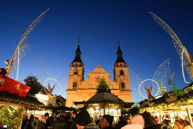 Lichterengel vor ev. Stadtkirche | Foto: Ulrich Seidel