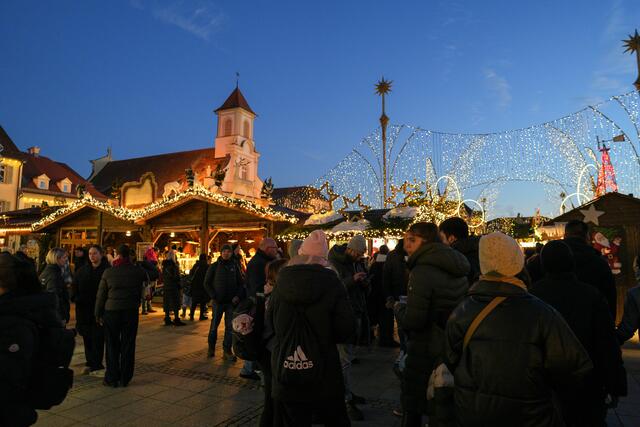 Markt vor kath. Kirche | Foto: Ulrich Seidel