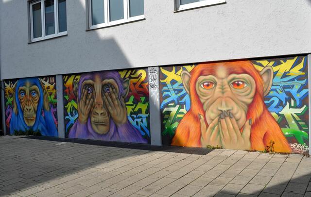 Modern und farbenfroh sind diese Kunstwerke in der Sülmerstraße. | Foto: Daniela Somers