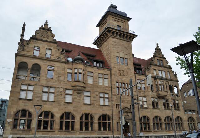 Altes Postamt. Eine Fassade die man lange anschauen kann und immer noch nicht alles gesehen hat. | Foto: Daniela Somers