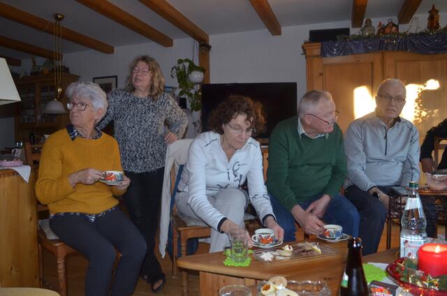 Da lässt es sich aushalten bei Kaffee und Weihnachtsgebäck | Foto: E. Rosendorf