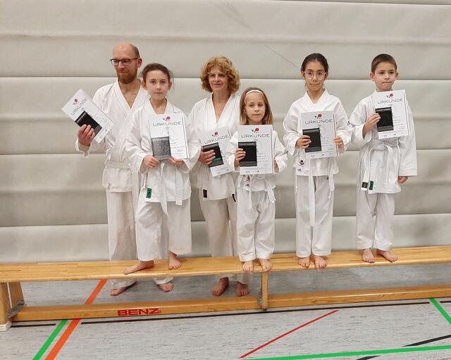 Die künftigen Gelbgurte nach der erfolgreich absolvierten Gürtelprüfung. | Foto: Karateverein Eppingen