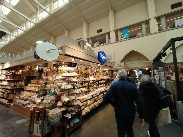 Drinnen gibt's jede Menge Leckereien. Es ist total schön, dort durch zu schlendern und ein paar Kleinigkeiten zu erstehen.  | Foto: sigischlottke