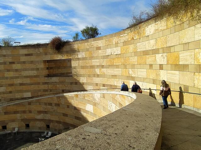 Hier geht's die Schräge hinunter.  | Foto: sigischlottke