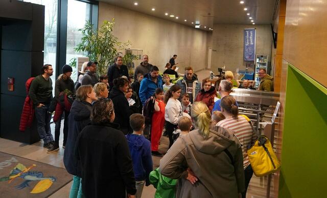 Andrang bei der Anmeldung (2024) | Foto: Schwimmente Stiftung