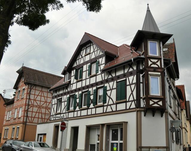 Ein wunderschönes kleines Türmchen am Fachwerkhaus. Allerdings taucht es nicht in der Liste der denkmalgeschützten Gebäude auf. | Foto: Daniela Somers