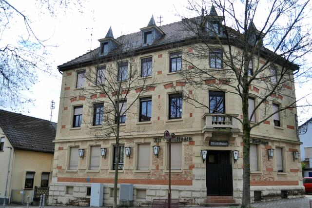 Mal mehr, mal weniger Ziegel. Aber immer wirkungsvoll eingesetzt. Klingenberger Straße 127 | Foto: Daniela Somers