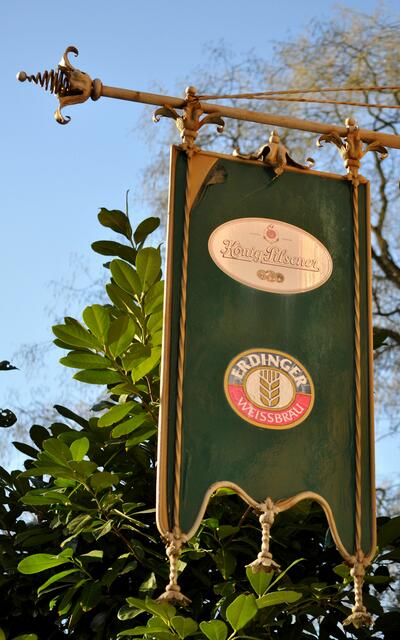 Zu welcher Gaststätte gehört dieses Schild?
Es gehört zu "Hans im Glück" genau neben dem Götzenturm. | Foto: Daniela Somers