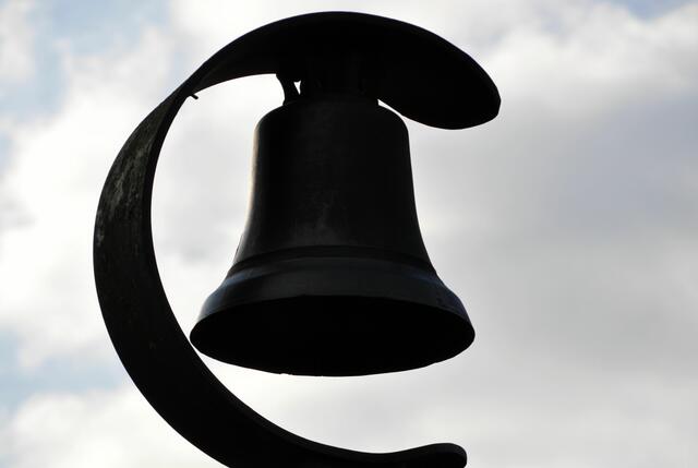 Heide hat's erraten. Die Glocke steht im Wertwiesenpark! | Foto: Daniela Somers