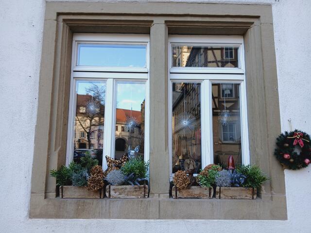 Ein hübsch dekoriertes Fenster. | Foto: sigischlottke