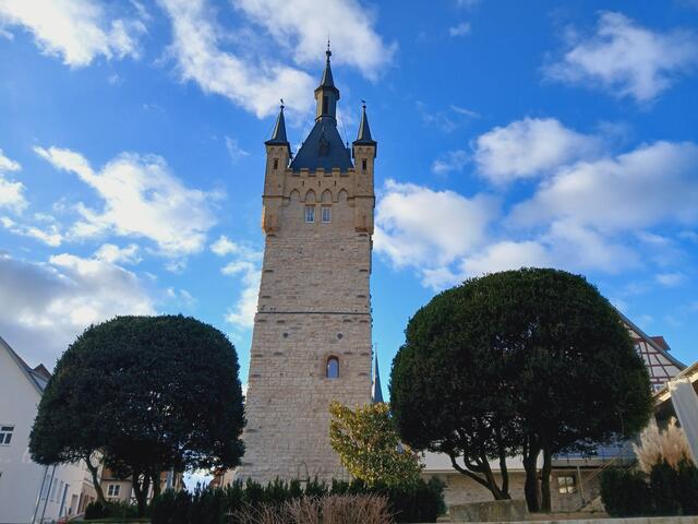 Der blaue Turm vor blauem Himmel.  | Foto: sigischlottke