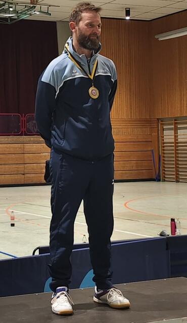 Roman Bleck auf dem Treppchen der BaWü-Einzelmeisterschaften ganz oben (45) | Foto: E. Rosendorf
