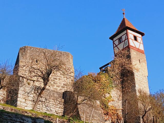 Das Nürnberger Türmchen vor dem Roten Turm.  | Foto: sigischlottke