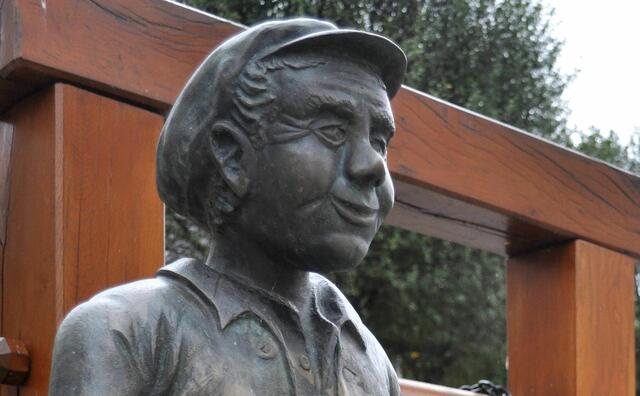 Wem gehört dieser Kopf und wo steht er?
Anne hats gewusst. Es ist der Obergimpener Briggehossler. | Foto: Daniela Somers